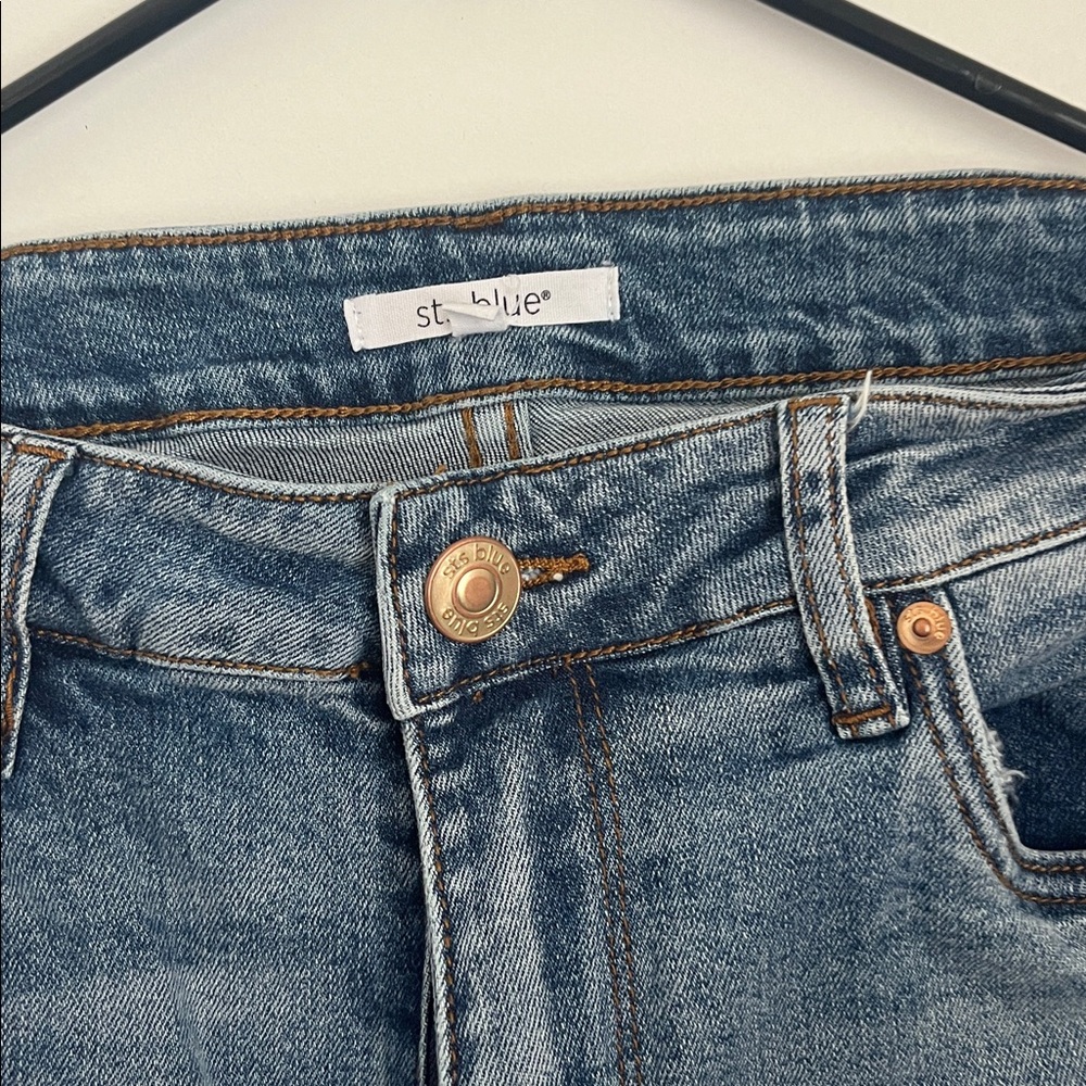 Wide-Leg Blue Jeans